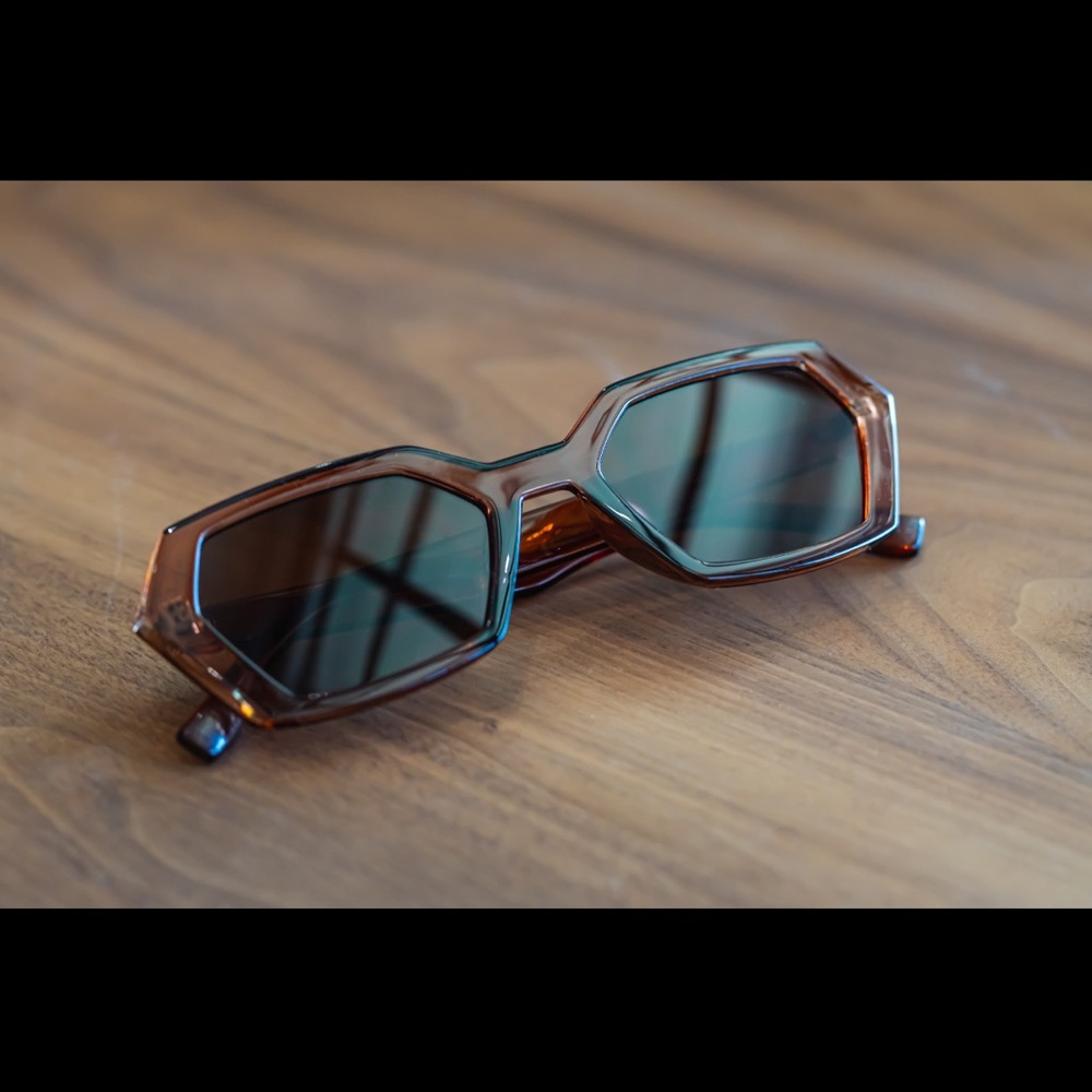 Brown Frame Sunglasses 🕶